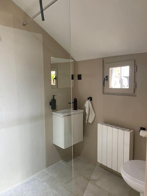 Maison Au Bord De L'Eau Les Roches Rochefort-sur-Nenon Екстериор снимка