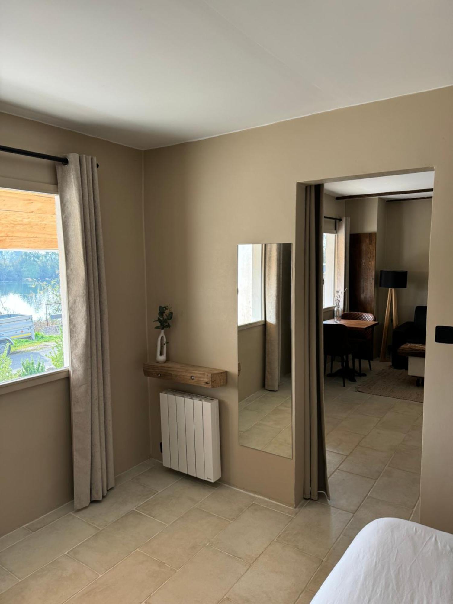 Maison Au Bord De L'Eau Les Roches Rochefort-sur-Nenon Екстериор снимка