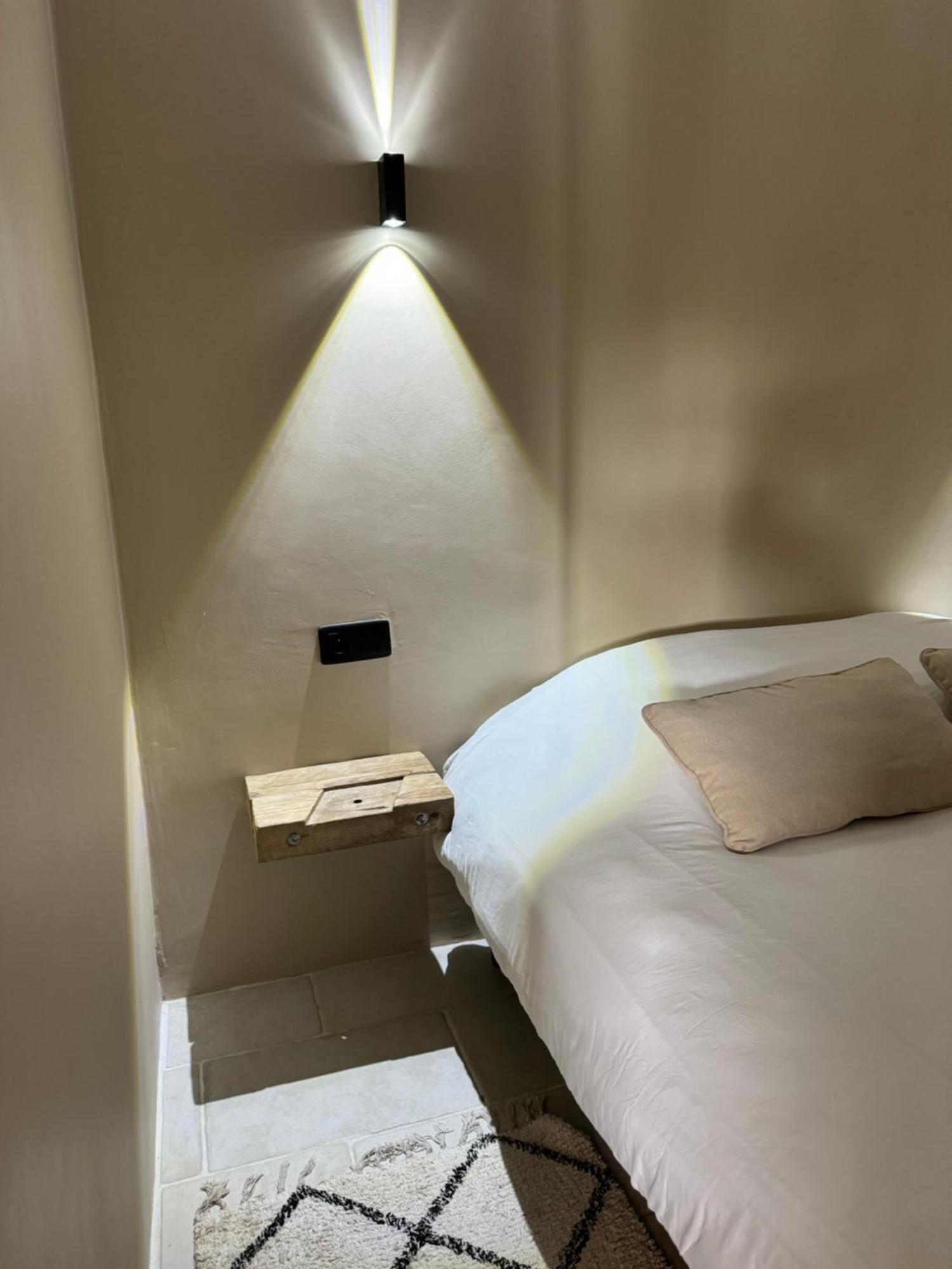 Maison Au Bord De L'Eau Les Roches Rochefort-sur-Nenon Екстериор снимка
