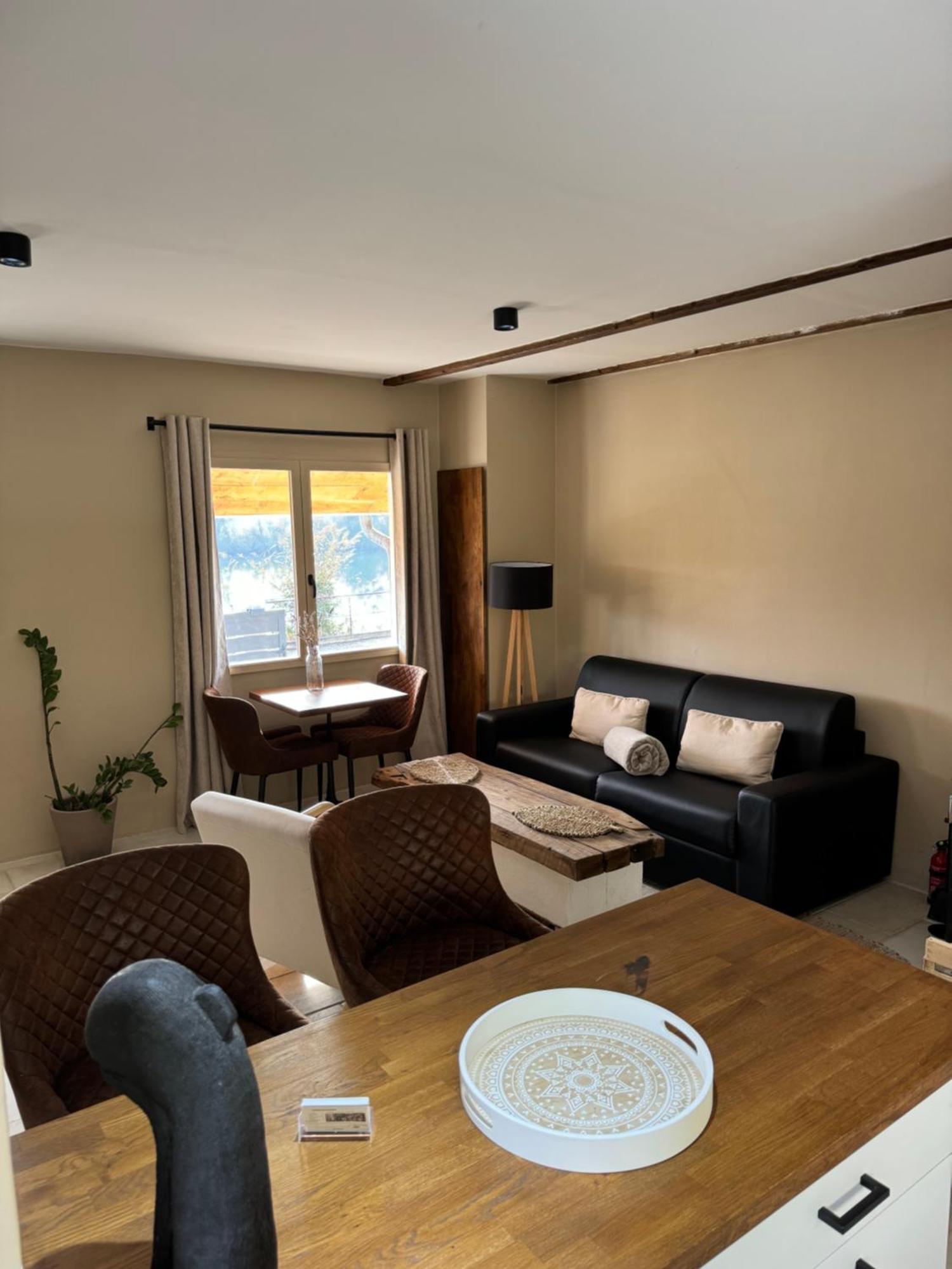 Maison Au Bord De L'Eau Les Roches Rochefort-sur-Nenon Екстериор снимка