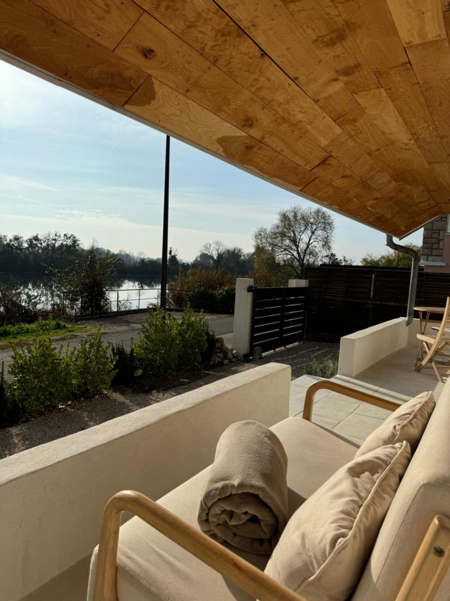 Maison Au Bord De L'Eau Les Roches Rochefort-sur-Nenon Екстериор снимка