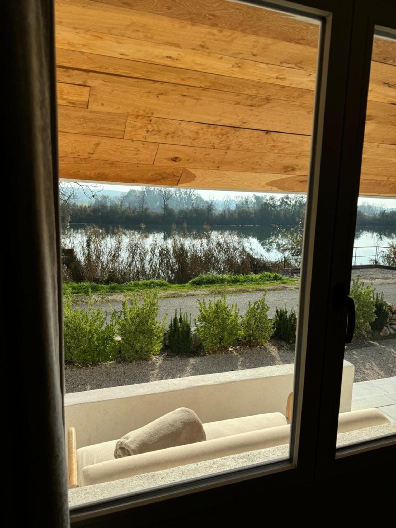 Maison Au Bord De L'Eau Les Roches Rochefort-sur-Nenon Екстериор снимка